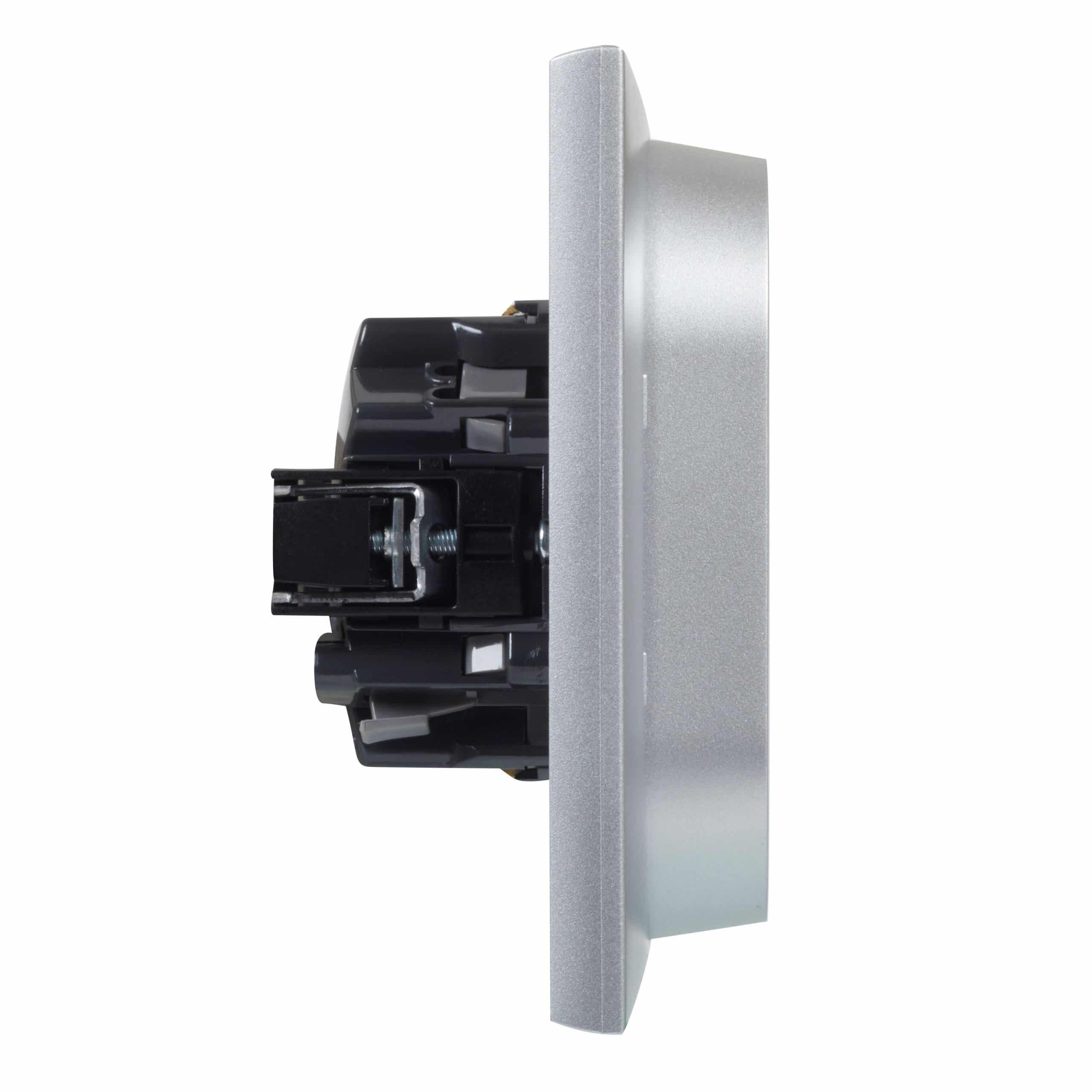 LEGRAND - Tomada Dupla 2P+T Niloé Step