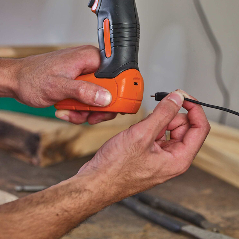 BLACK DECKER - Aparafusadora 7.2V 1.5Ah