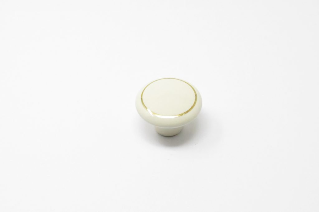 INTERFER - Puxador Porcelana Creme C/Aro Dourado